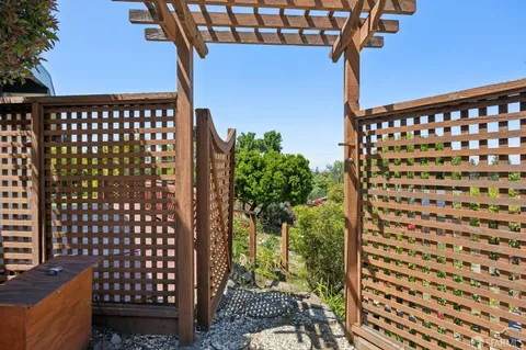 $1,295,000 | 411 Las Lomas Way, Walnut Creek, CA 94598