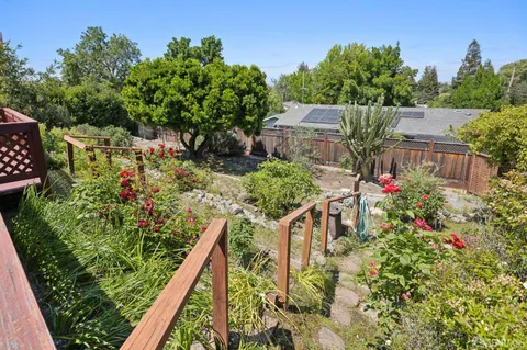 $1,295,000 | 411 Las Lomas Way, Walnut Creek, CA 94598