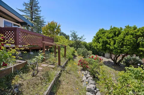 $1,295,000 | 411 Las Lomas Way, Walnut Creek, CA 94598
