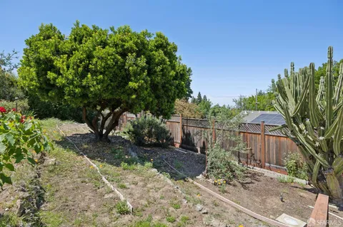 $1,295,000 | 411 Las Lomas Way, Walnut Creek, CA 94598