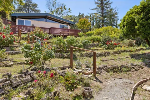 $1,295,000 | 411 Las Lomas Way, Walnut Creek, CA 94598