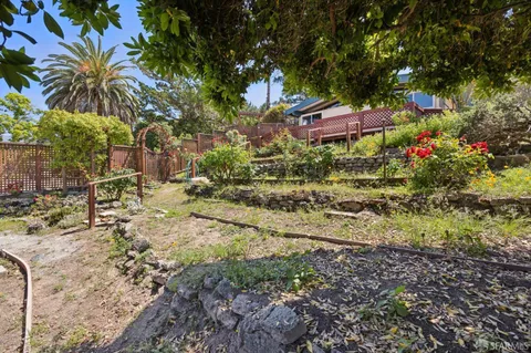 $1,295,000 | 411 Las Lomas Way, Walnut Creek, CA 94598