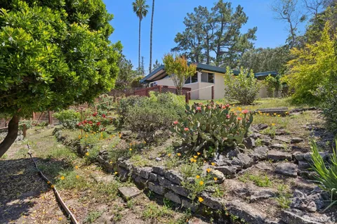 $1,295,000 | 411 Las Lomas Way, Walnut Creek, CA 94598