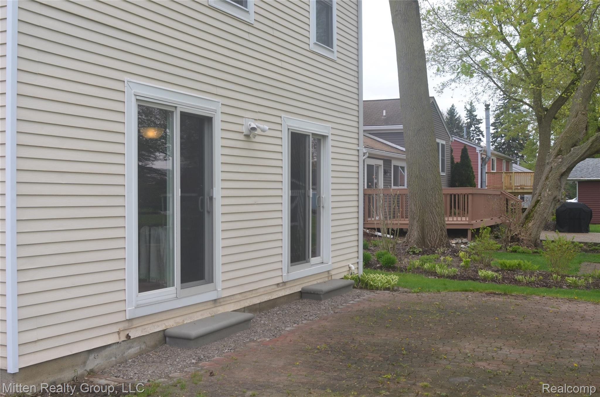 932 Hadley Road Rochester, MI 48307 - Photo 22 of 25 22.JPG