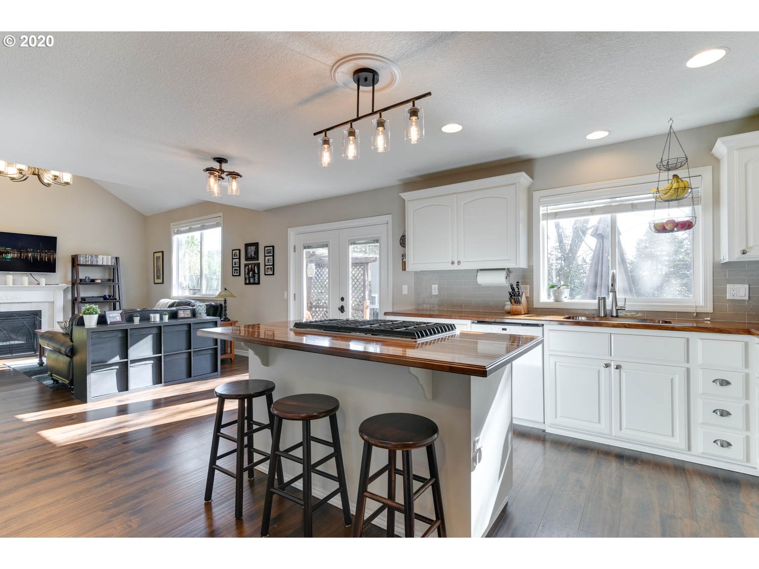 17867 Southwest Bryan Way Beaverton, OR 97007 - Photo 4 of 32 Gallery Image 4