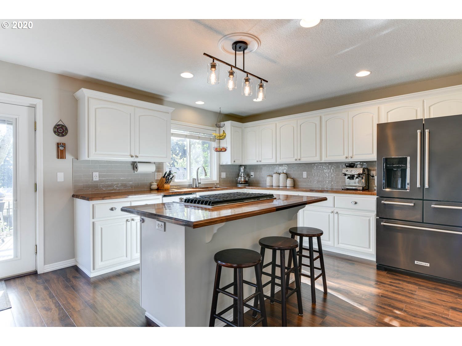 17867 Southwest Bryan Way Beaverton, OR 97007 - Photo 5 of 32 Gallery Image 5