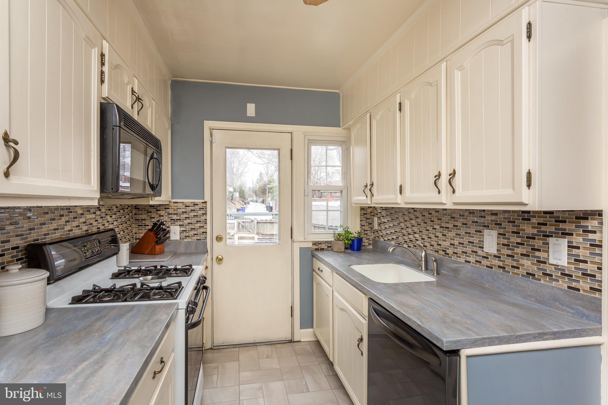 1872 Loch Shiel Road Towson, MD 21286 - Photo 9 of 22