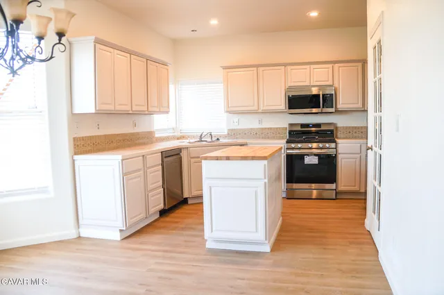 $2,500 | 6761 California City Boulevard, California City, CA 93505