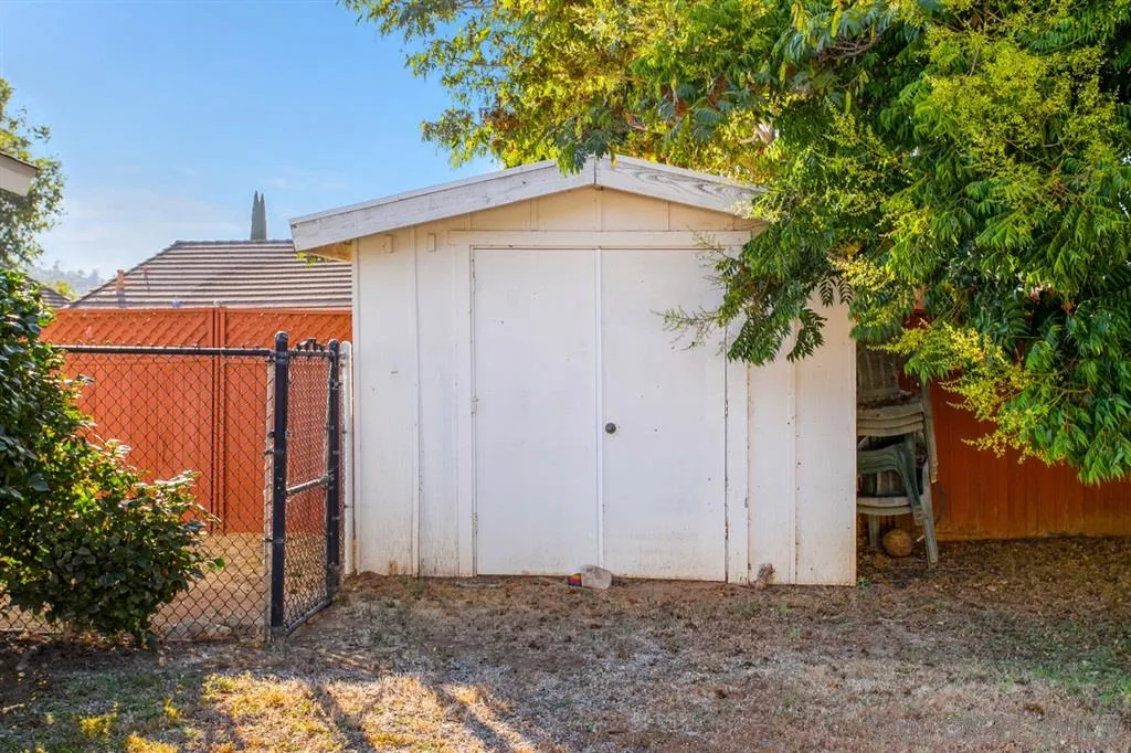 2826 Oaktree Way Fallbrook, CA 92028 - Photo 23 of 25 Gallery Image 23