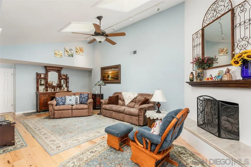 2826 Oaktree Way Fallbrook, CA 92028 - Photo 6 of 25 Gallery Image 6