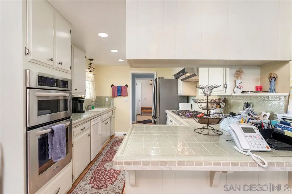 2826 Oaktree Way Fallbrook, CA 92028 - Photo 9 of 25 Gallery Image 9