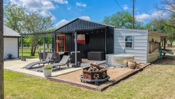 $495,000 | 1739 Farm To Market 67, Covington, TX 76636