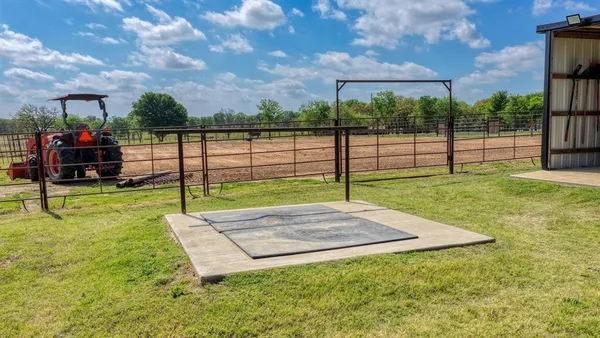 $495,000 | 1739 Farm To Market 67, Covington, TX 76636