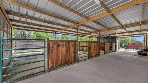 $495,000 | 1739 Farm To Market 67, Covington, TX 76636