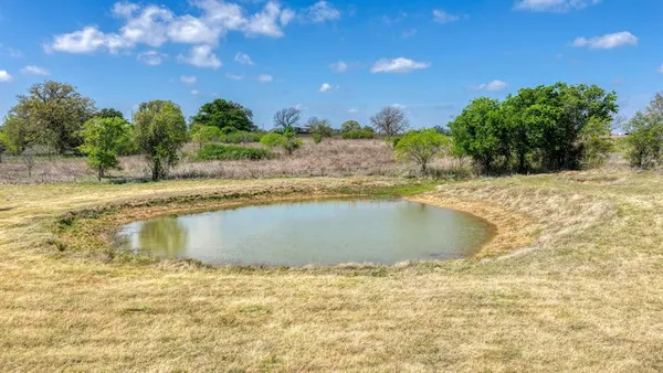 $495,000 | 1739 Farm To Market 67, Covington, TX 76636