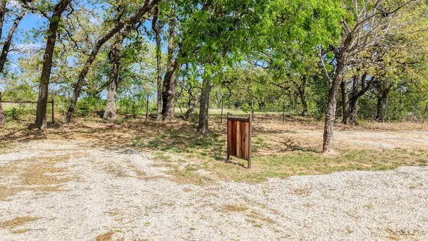 $495,000 | 1739 Farm To Market 67, Covington, TX 76636