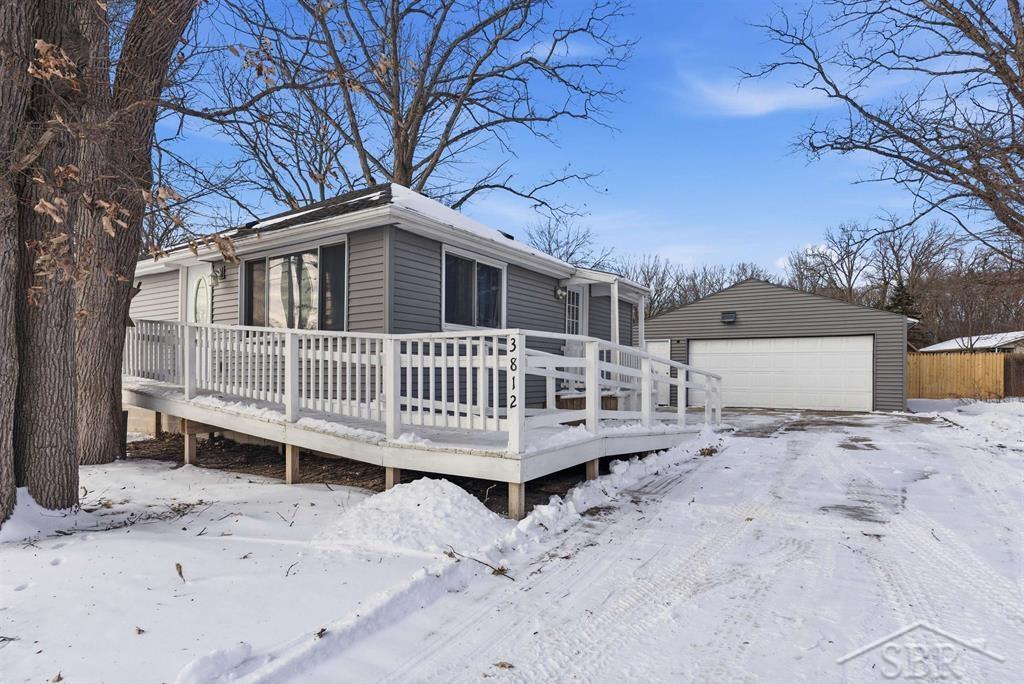 3812 North Saginaw Road Midland, MI 48640 - Photo 2 of 18