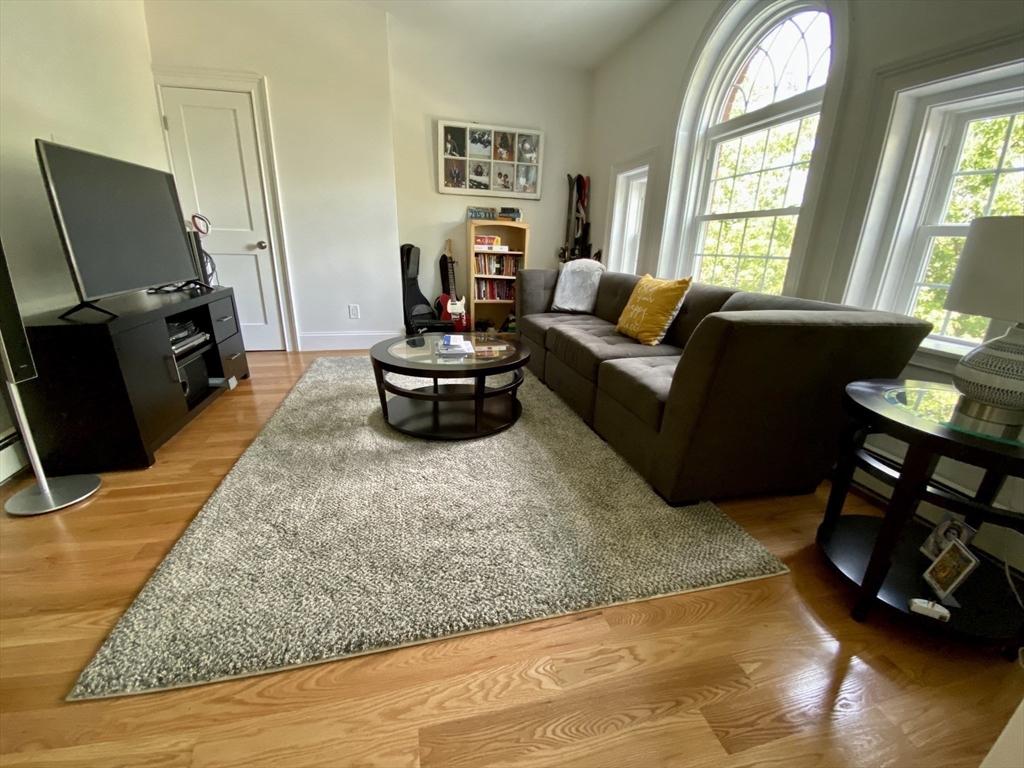 15 Colbourne Crescent, Unit 2 Brookline, MA 02445 - Photo 11 of 17