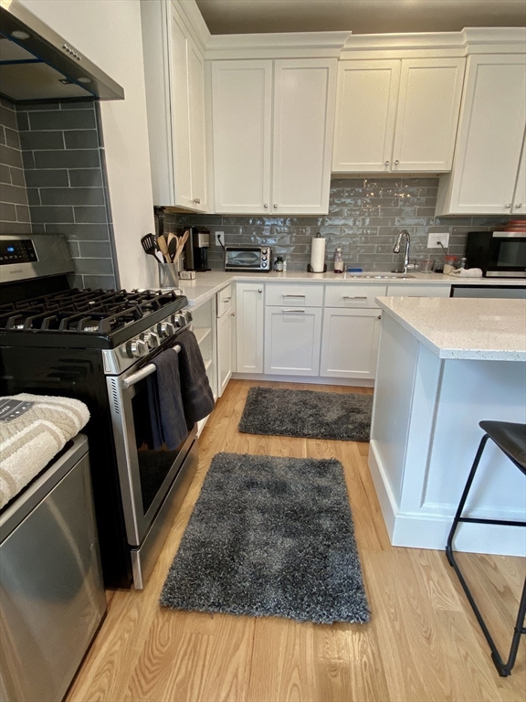 15 Colbourne Crescent, Unit 2 Brookline, MA 02445 - Photo 7 of 17