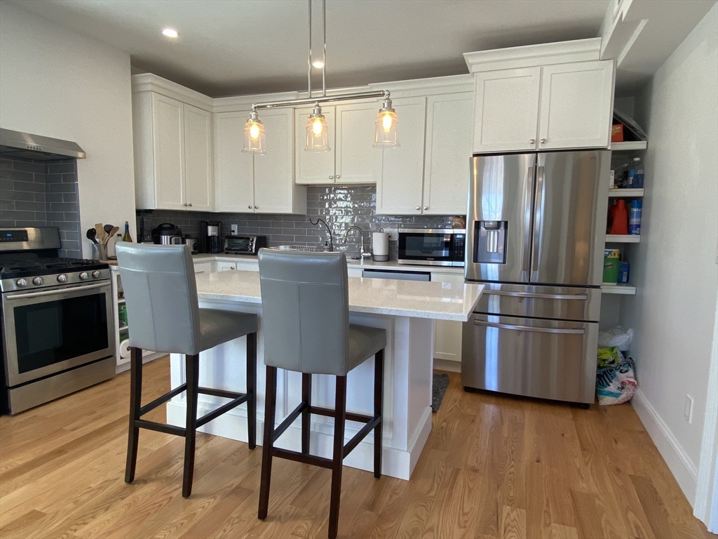 15 Colbourne Crescent, Unit 2 Brookline, MA 02445 - Photo 9 of 17