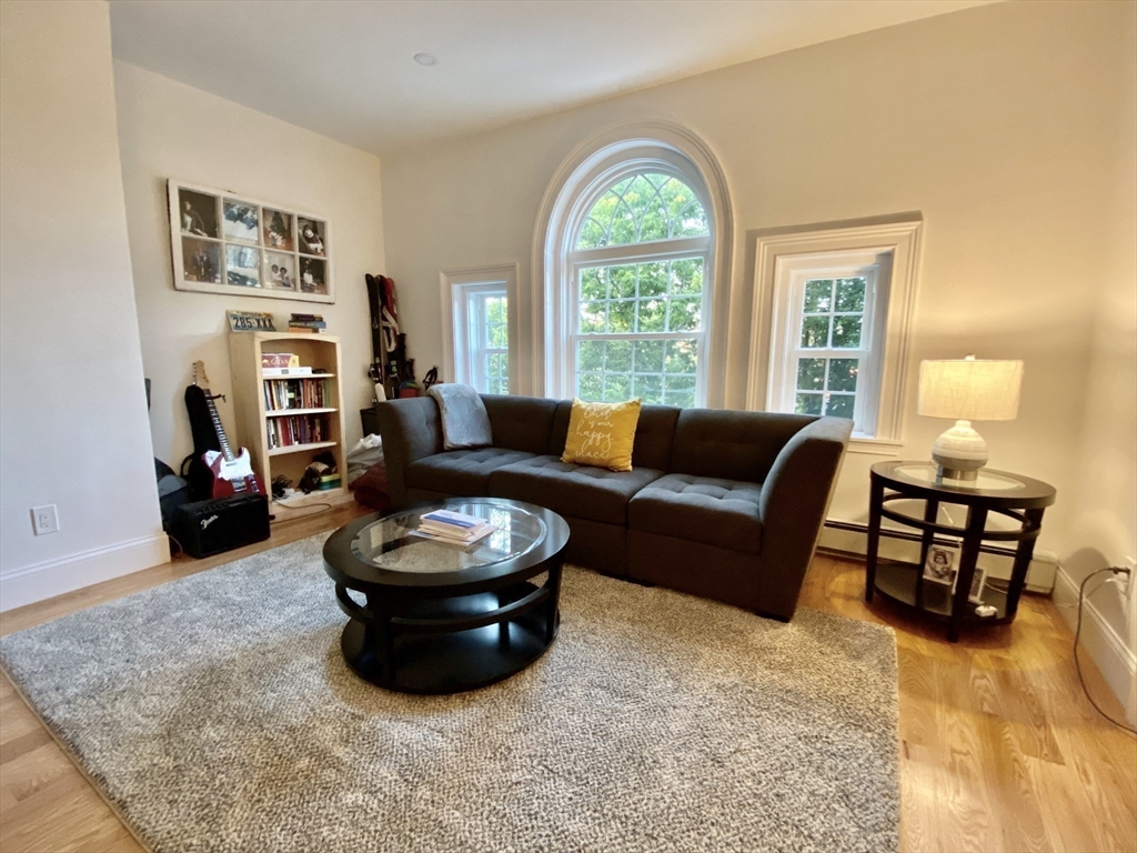 15 Colbourne Crescent, Unit 2 Brookline, MA 02445 - Photo 10 of 17