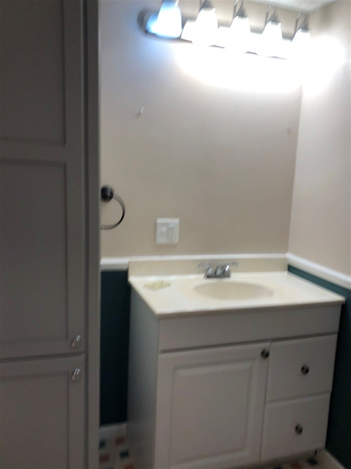 4331 East Washburn Road Waterloo, IA 50702 - Photo 9 of 10 Gallery Image 9