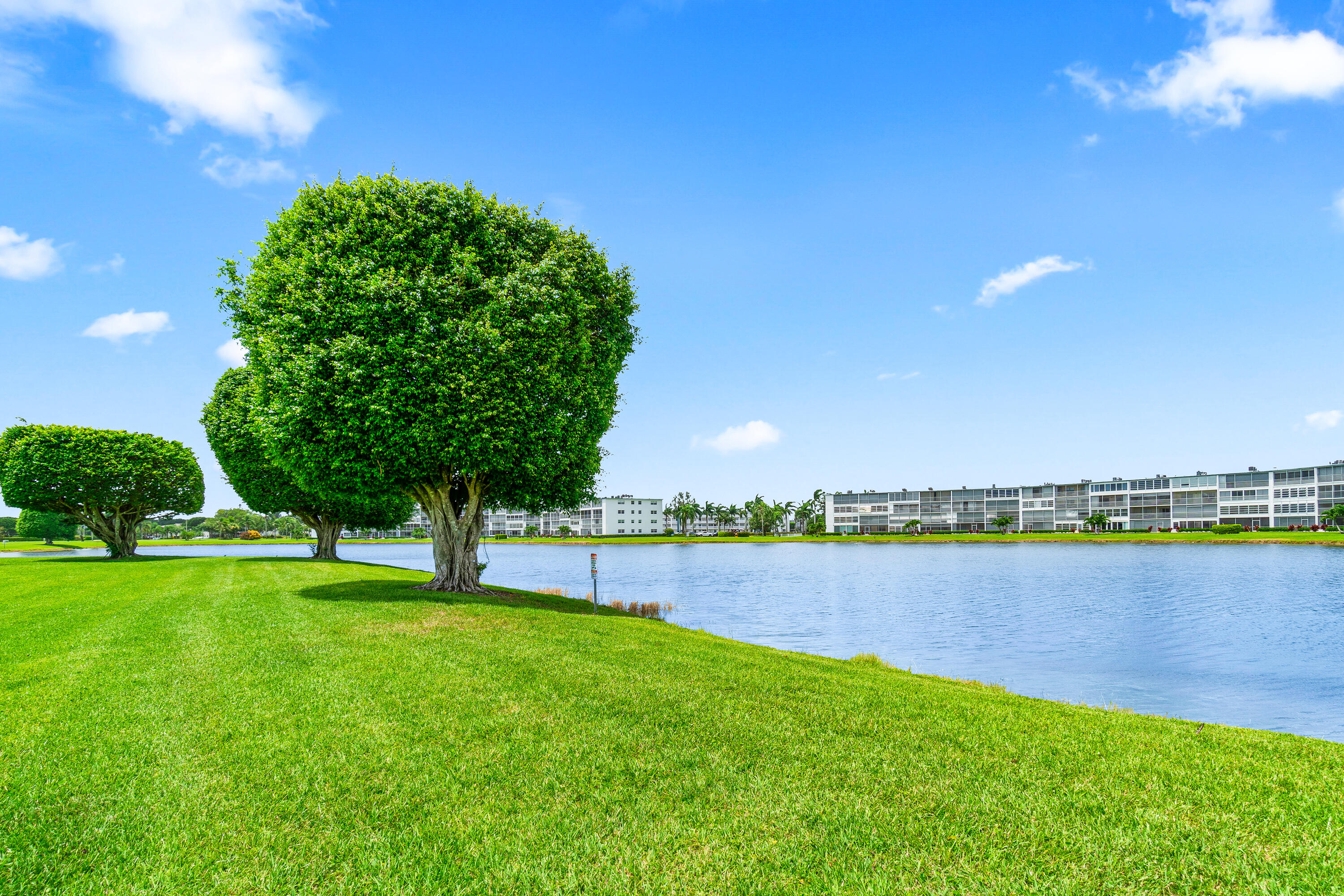 4070 Guildford East, Unit D Boca Raton, FL 33434 - Photo 18 of 32 019-4070GuilfordDr-D-BocaRaton-FL-33434-