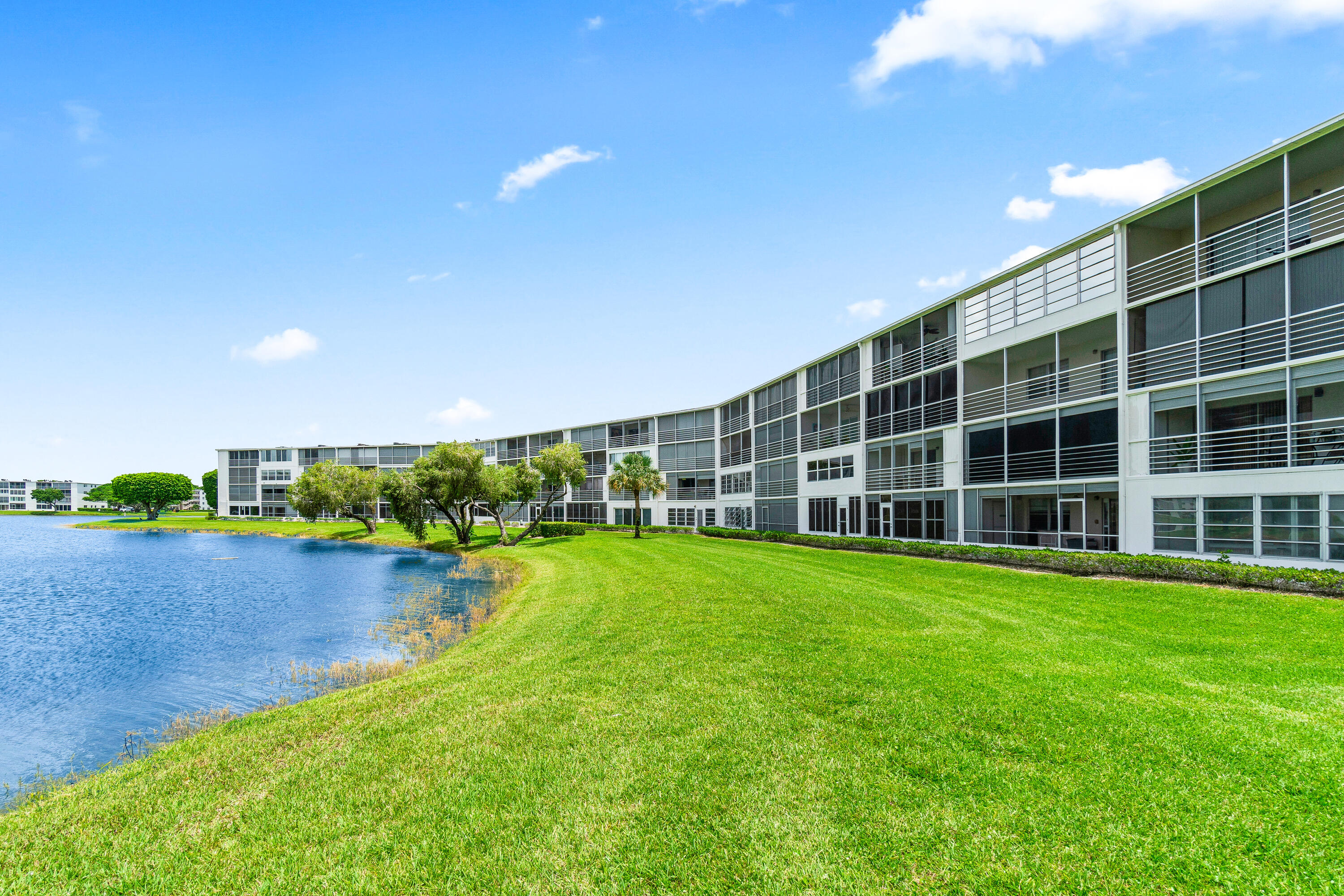 4070 Guildford East, Unit D Boca Raton, FL 33434 - Photo 23 of 32 024-4070GuilfordDr-D-BocaRaton-FL-33434-