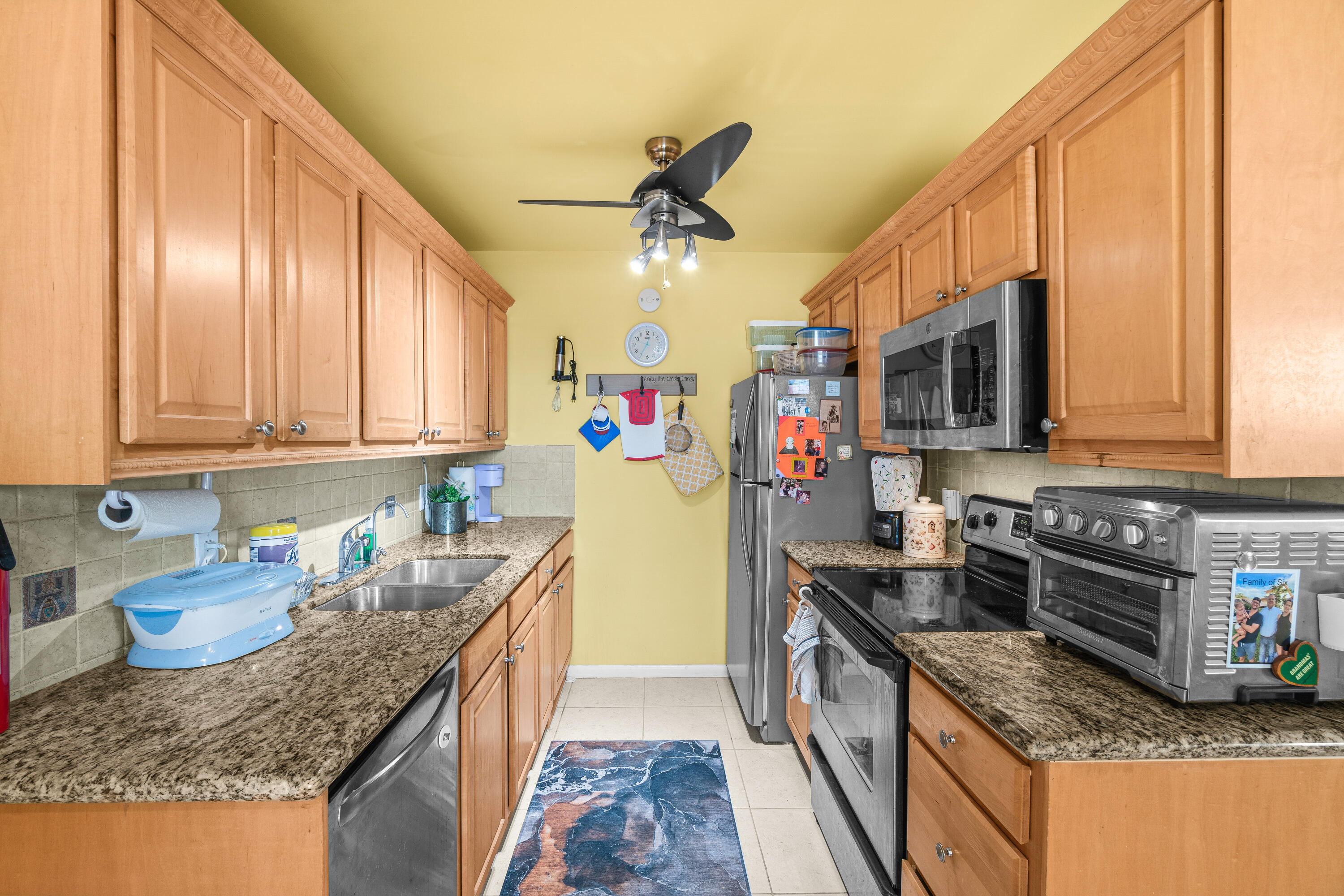 4070 Guildford East, Unit D Boca Raton, FL 33434 - Photo 7 of 32 008-4070GuilfordDr-D-BocaRaton-FL-33434-