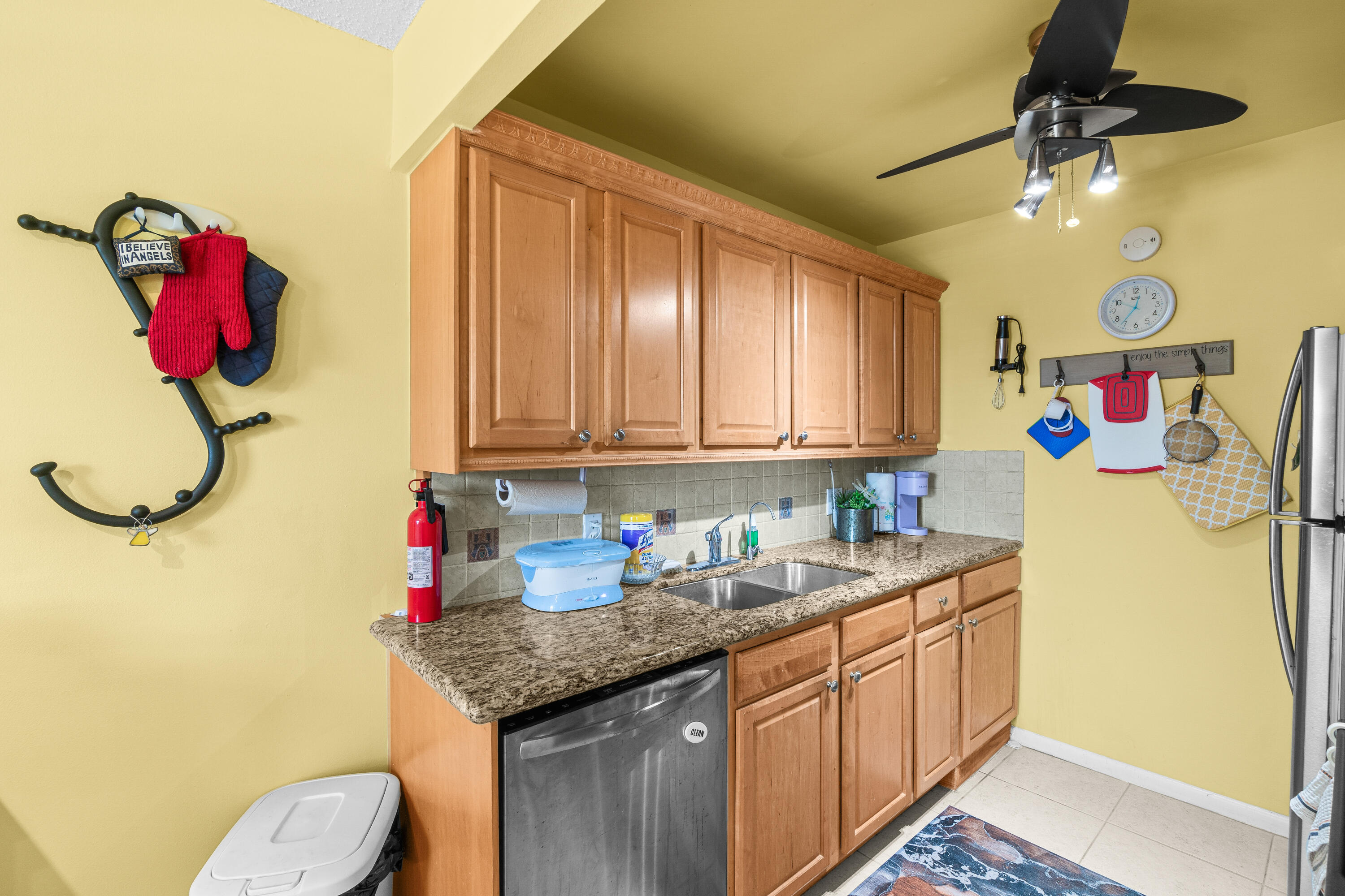 4070 Guildford East, Unit D Boca Raton, FL 33434 - Photo 9 of 32 010-4070GuilfordDr-D-BocaRaton-FL-33434-