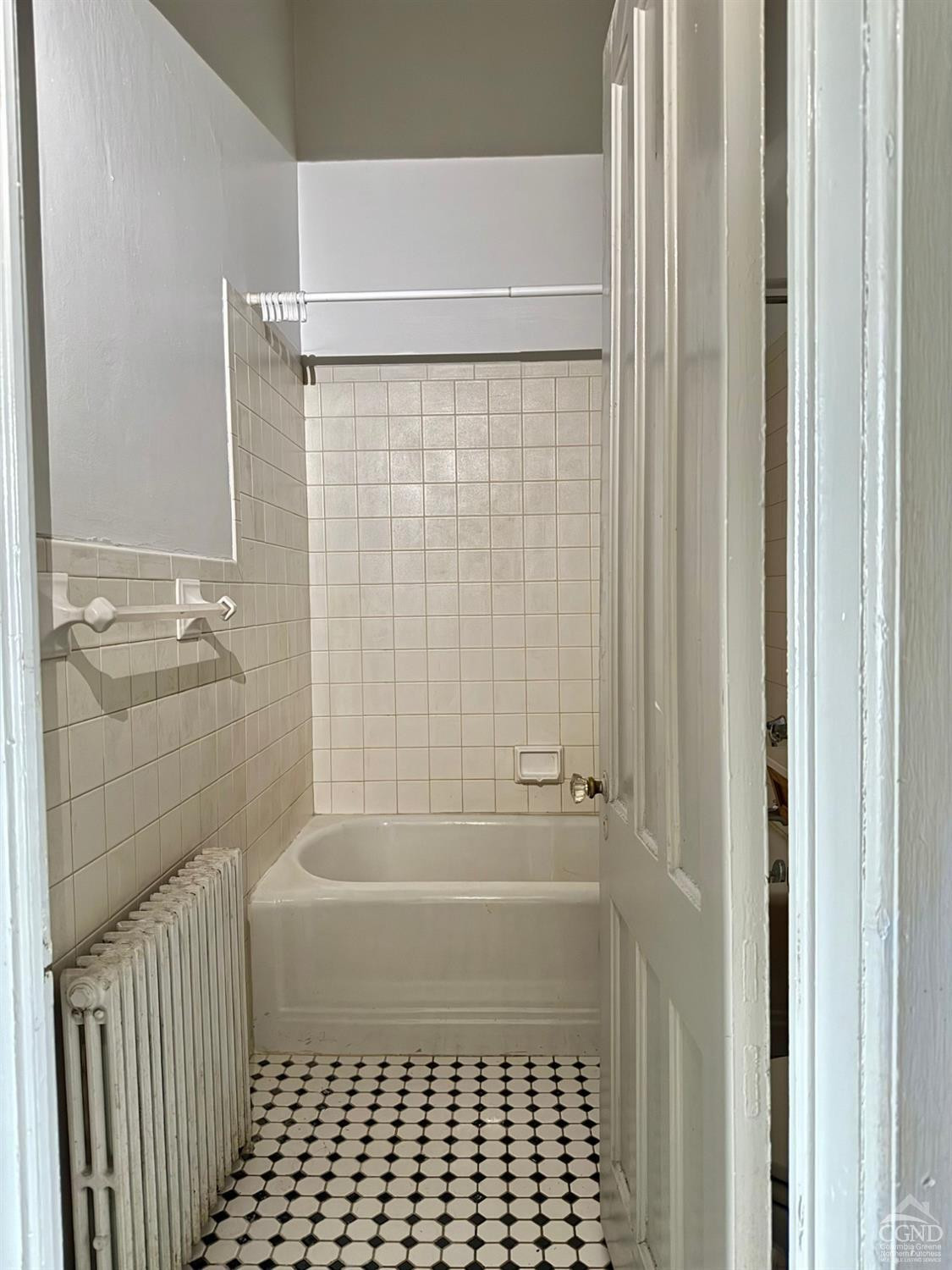 283 Main Street Catskill, NY 12414 - Photo 19 of 25 a bathroom with a shower