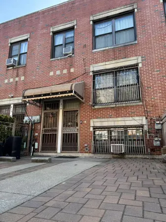 $800,000 | 814 Fox Street | Longwood