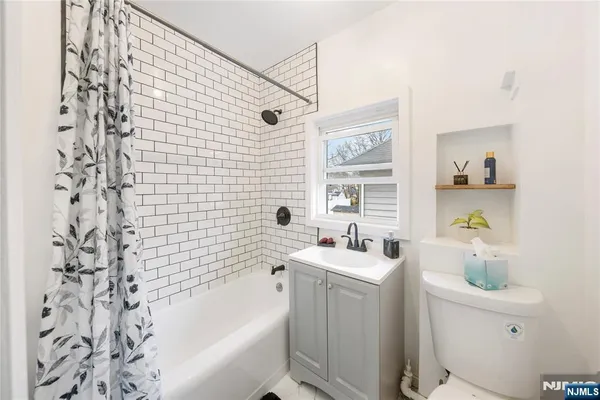$458,000 | 155 Lincoln Place, Irvington, NJ 07111
