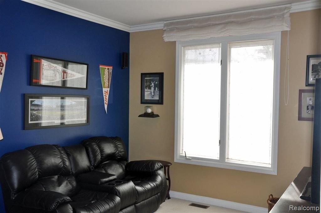 1358 Ross Lane Rochester, MI 48306 - Photo 20 of 23 2013-01-26 18.30.24.jpg