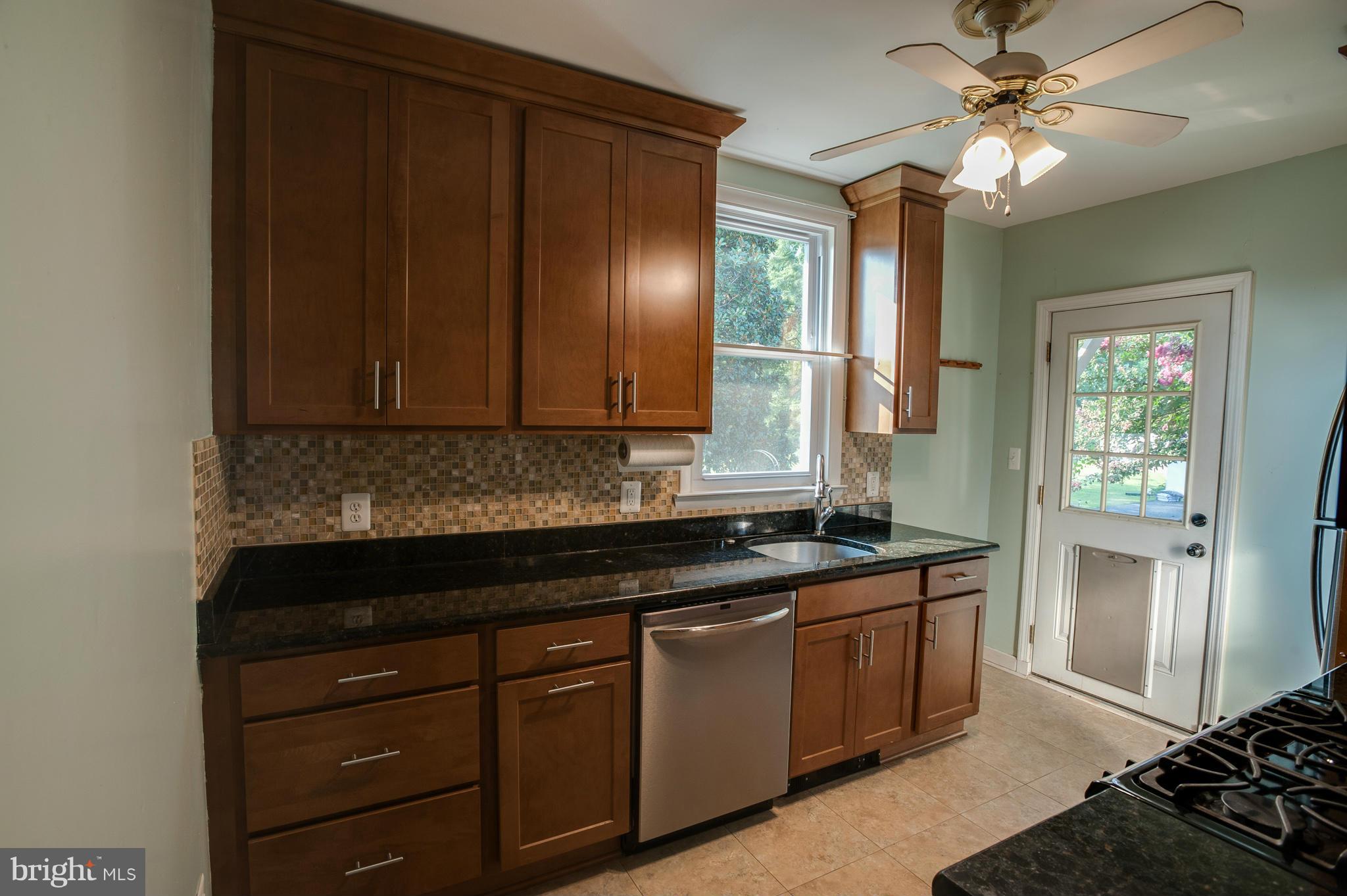 3500 Georgetown Road Baltimore, MD 21227 - Photo 16 of 30 Kitchen
