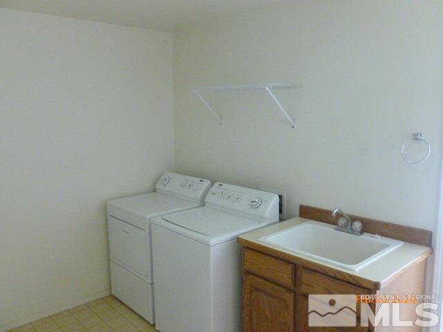 1850 Rice Road Fallon, NV 89406 - Photo 11 of 23 a utility room with dryer and washer