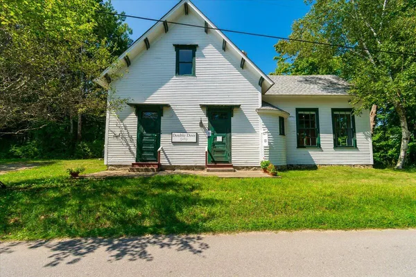$425,000 | 300 Main Road, Islesboro, ME 04848