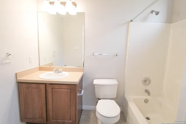 $1,150 | 530 Dukeway Drive, Unit 3, Universal City, TX 78148