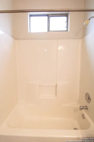 $1,150 | 530 Dukeway Drive, Unit 3, Universal City, TX 78148