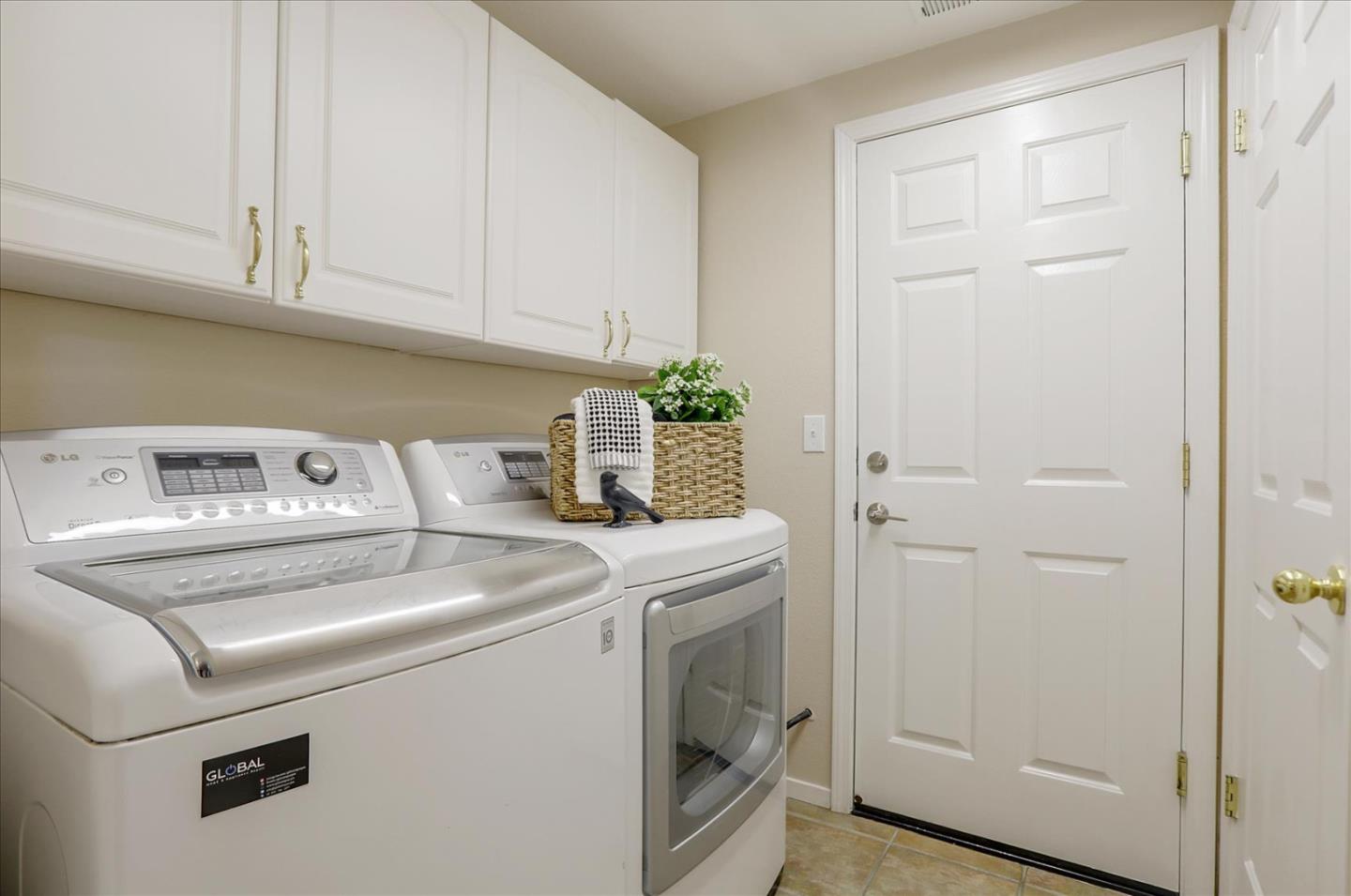 546 Esplanade Lane San Jose, CA 95138 - Photo 16 of 24 a utility room with dryer and washer