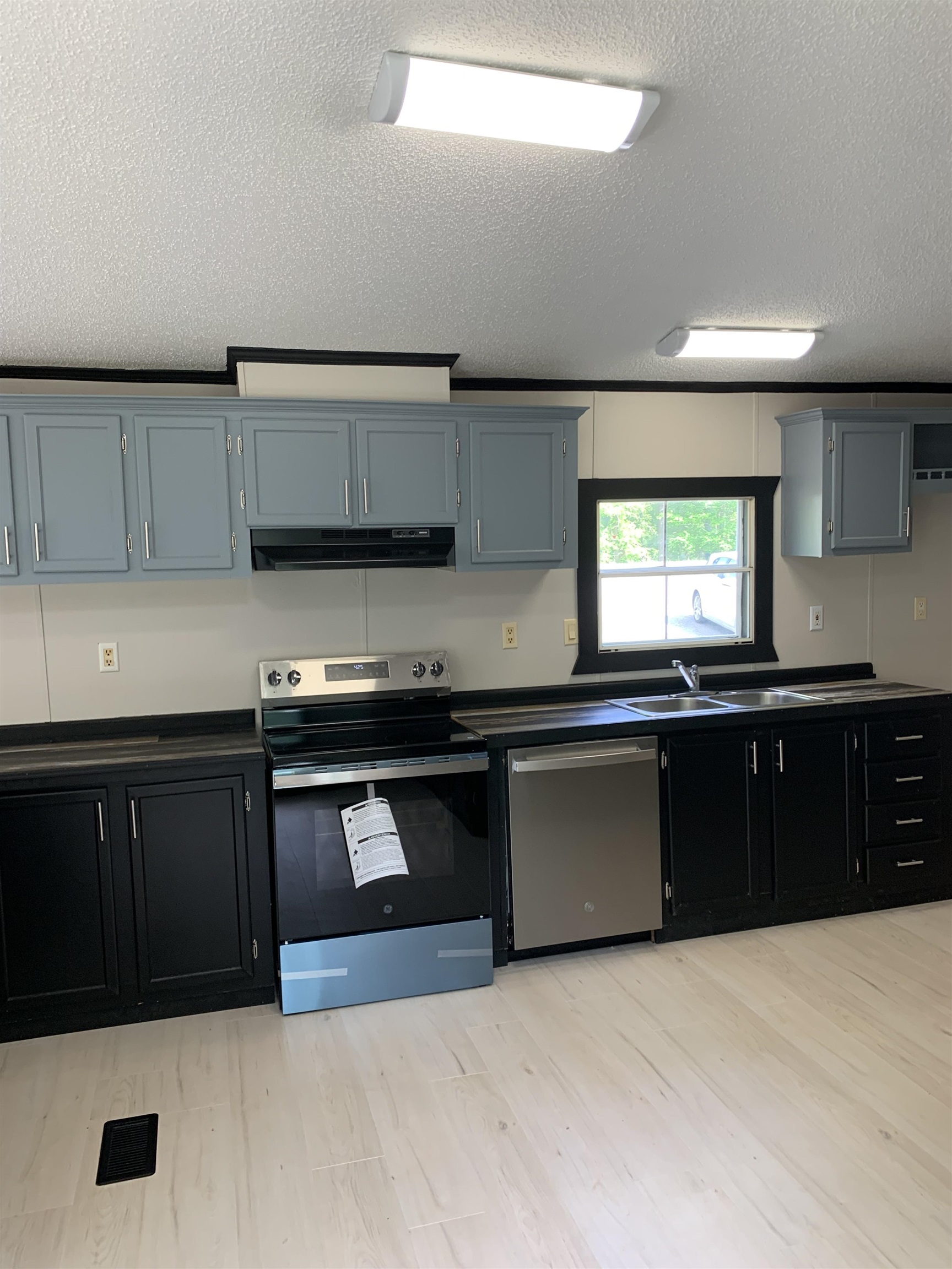 376 Virginia Circle Waterloo, SC 29384 - Photo 11 of 26