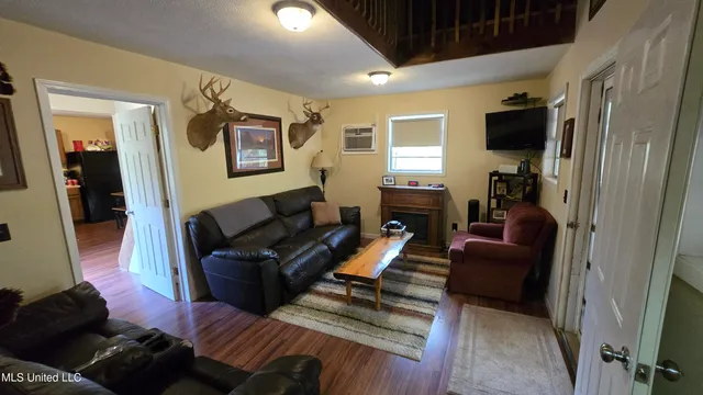 $395,000 | 19757 Highway 17, Lexington, MS 39095