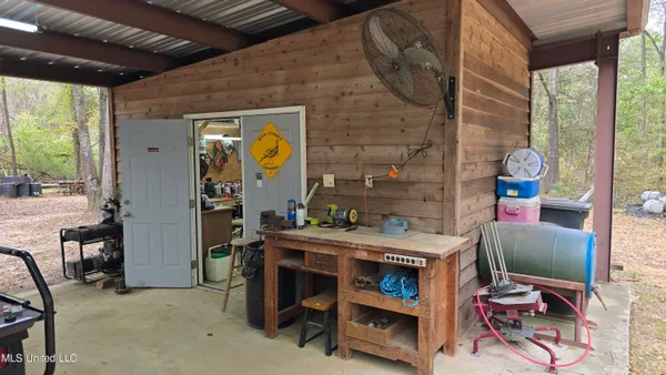 $395,000 | 19757 Highway 17, Lexington, MS 39095