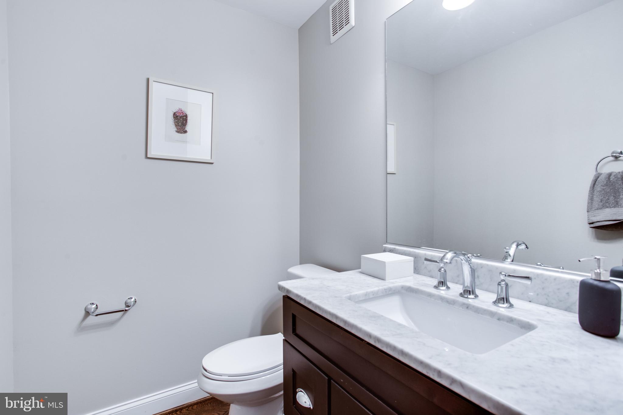 39 U Street Northeast, Unit 2 Washington, DC 20002 - Photo 8 of 29 Main level powder room