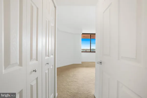 $2,200 | 10101 Grosvenor Place, Unit 1909, Rockville, MD 20852