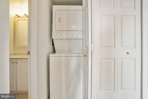 $2,200 | 10101 Grosvenor Place, Unit 1909, Rockville, MD 20852
