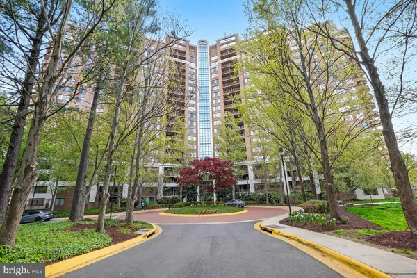 $2,200 | 10101 Grosvenor Place, Unit 1909, Rockville, MD 20852