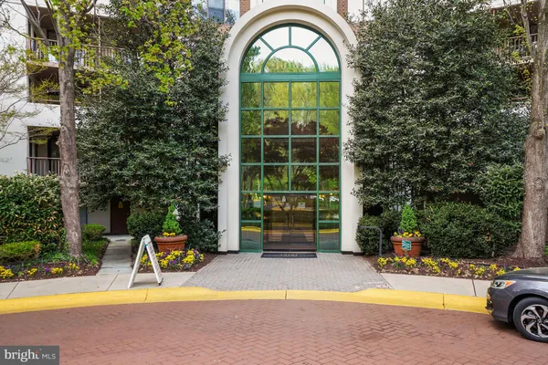 $2,200 | 10101 Grosvenor Place, Unit 1909, Rockville, MD 20852