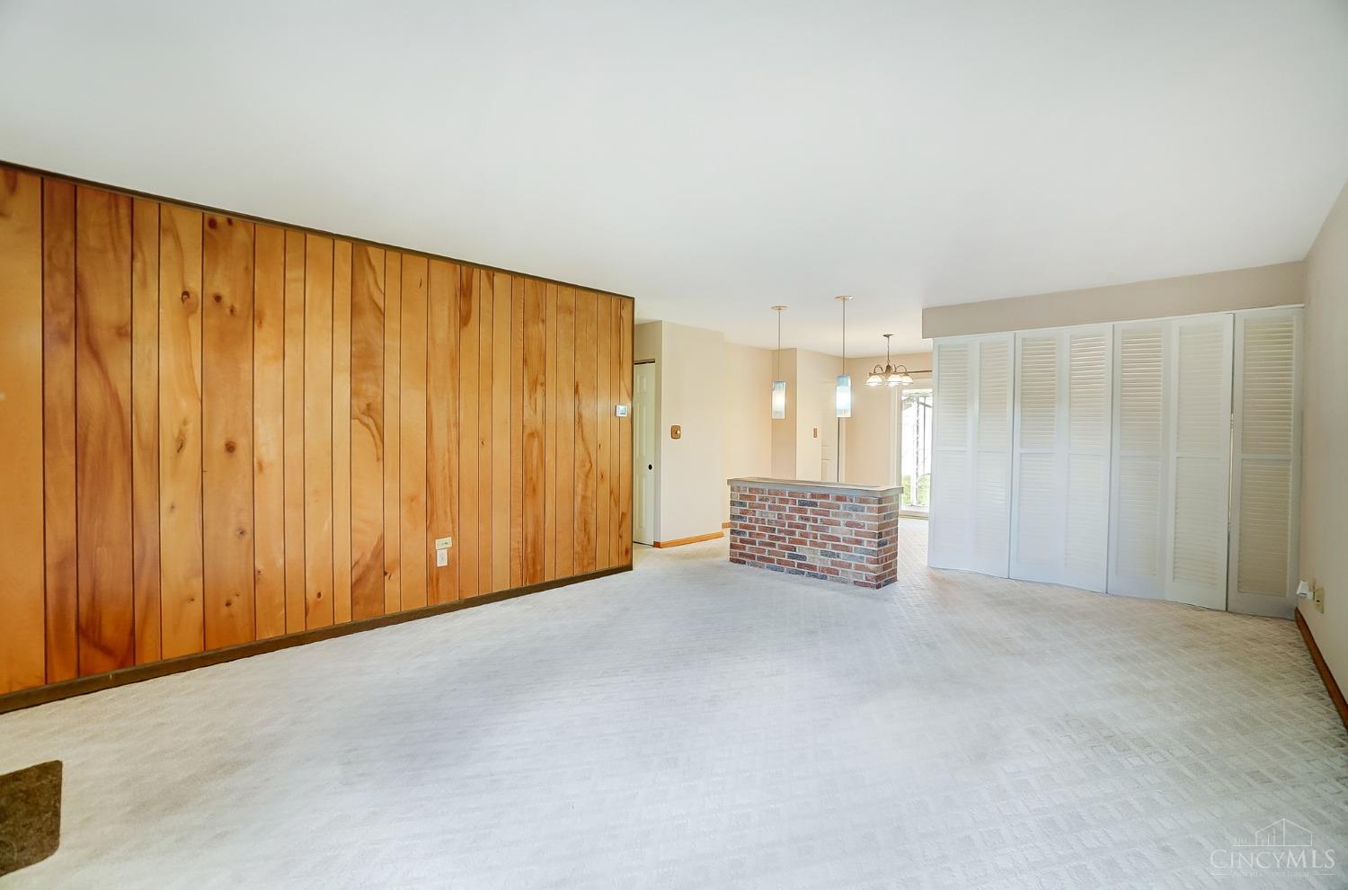 10065 Pippin Road Cincinnati, OH 45231 - Photo 6 of 37