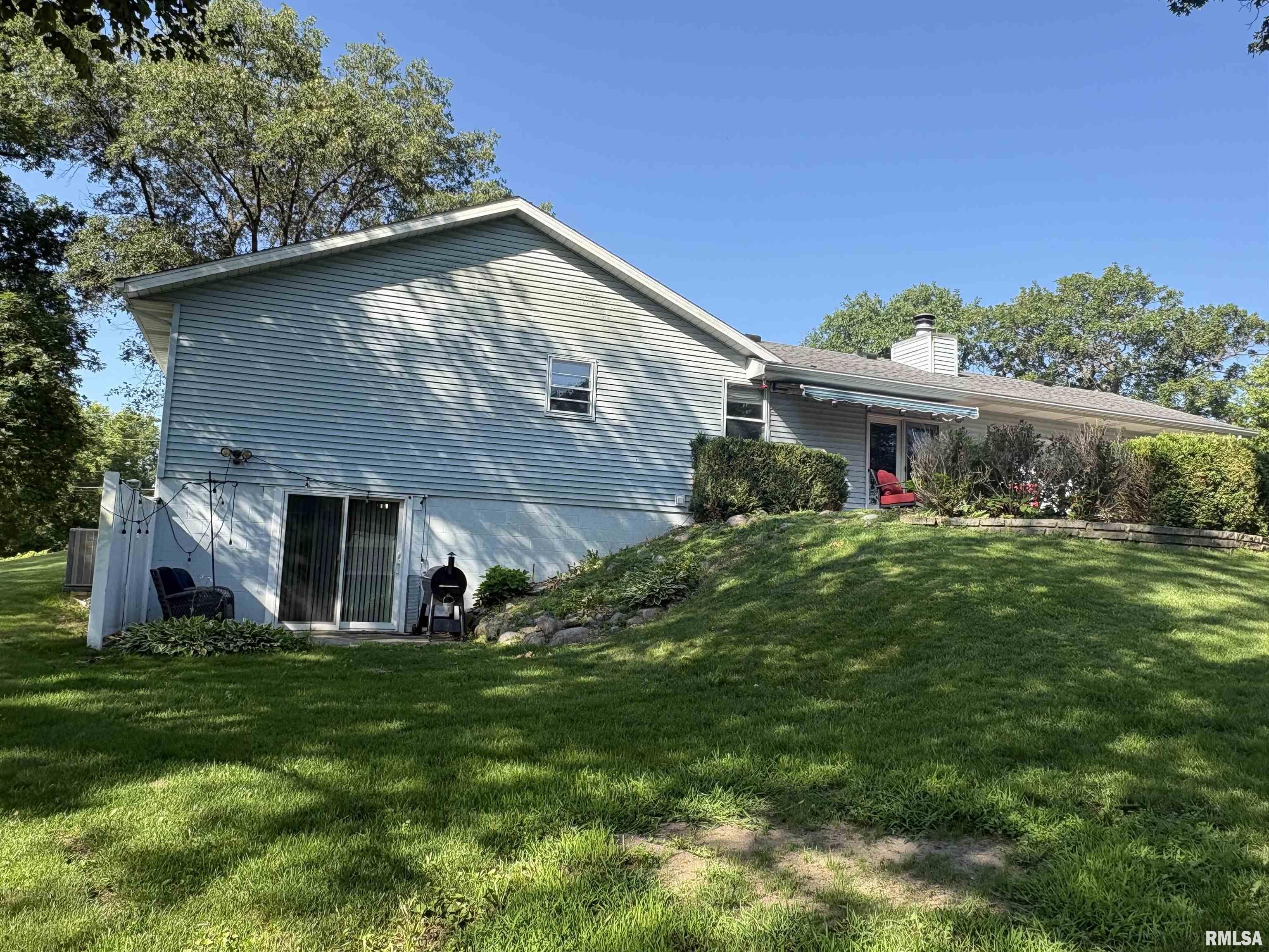 300 North Sunset Drive Manito, IL 61546 - Photo 12 of 72